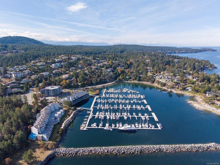 Property Photo:  3529 Dolphin Dr #407  BC V9P 9J7 