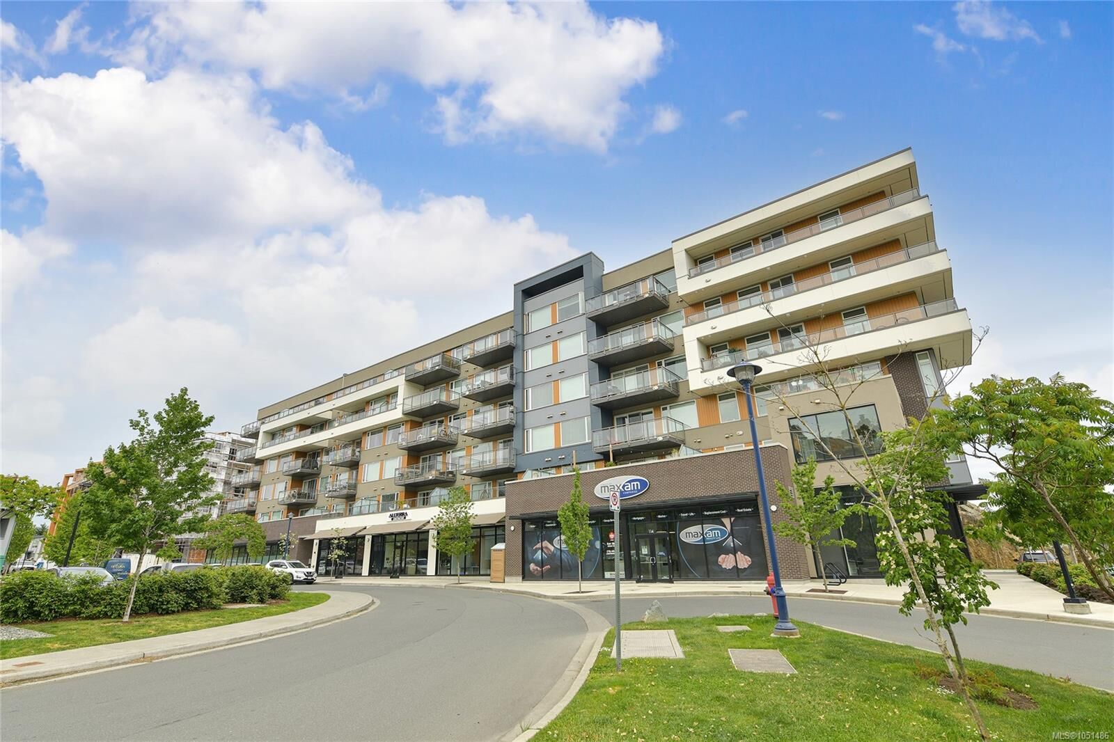 Property Photo:  967 Whirlaway Cres #404  BC V9B 6W6 