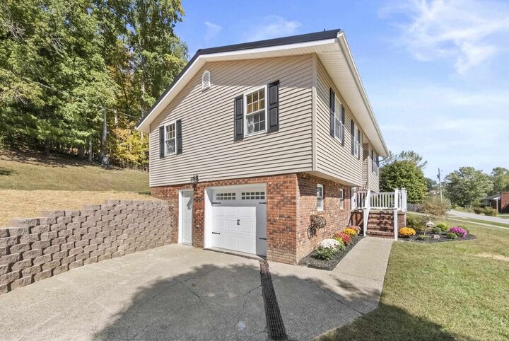 Property Photo: 2529 Oak Hill Lane KY 41102