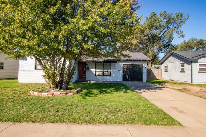 Property Photo: 2926 Dunaway Street TX 79103