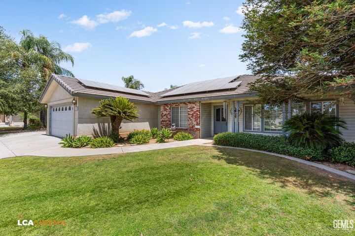 Property Photo:  5102 Omaha Street  CA 93312 