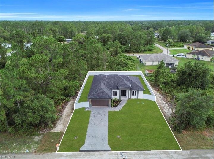 Property Photo: 1116 Cherry St E FL 33974