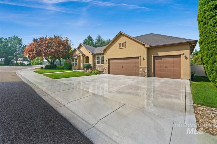 Property Photo: 15531 Sequoia Grove Way ID 83607