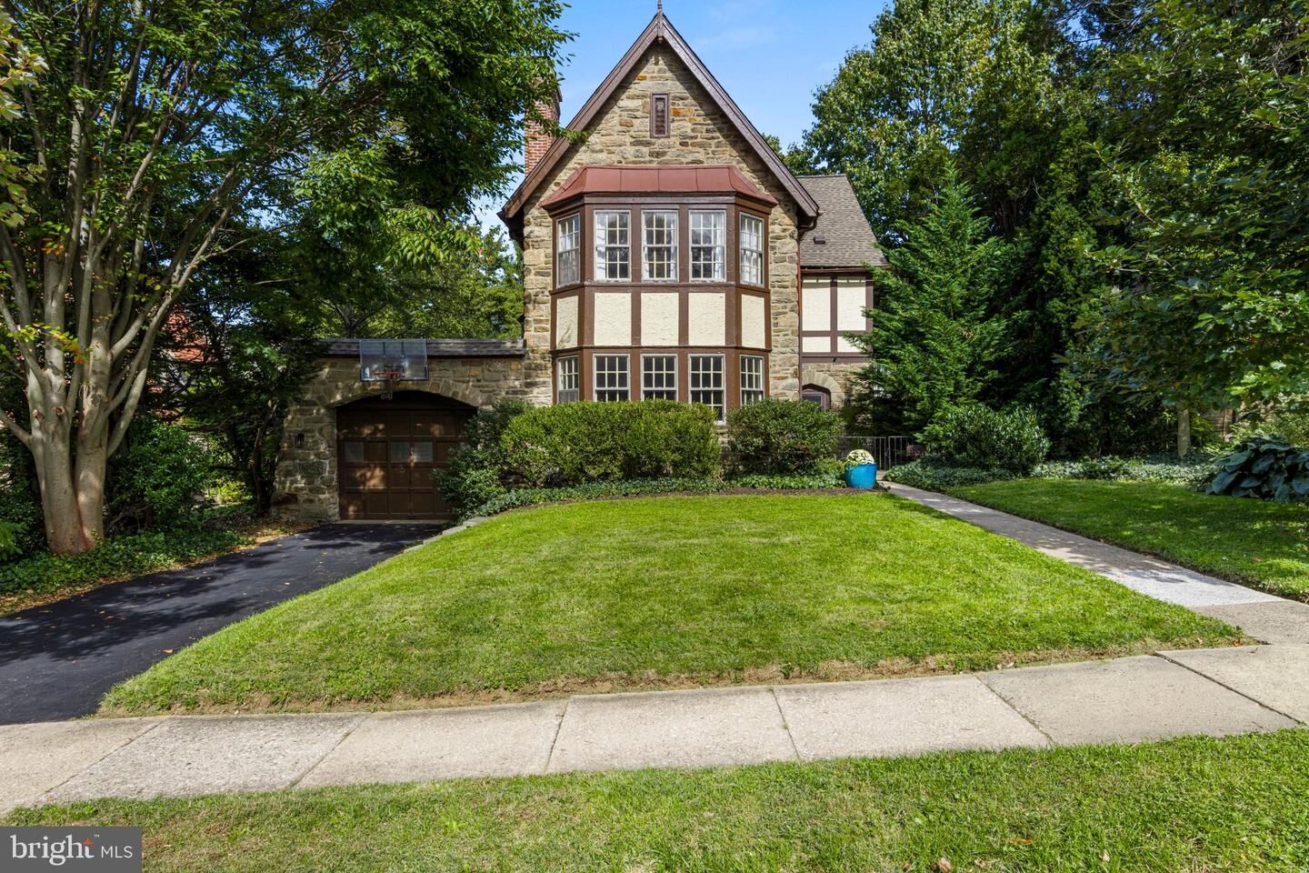 Property Photo:  419 Lodges Lane  PA 19027 
