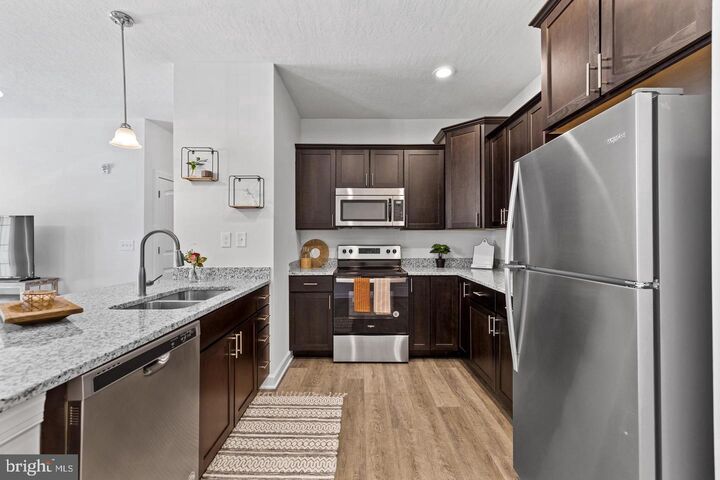 Property Photo: 940 Setting Sun Ln 09-106 PA 17201