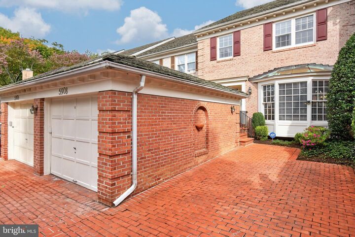 Property Photo:  5908 Maplewood Park Place  MD 20814 
