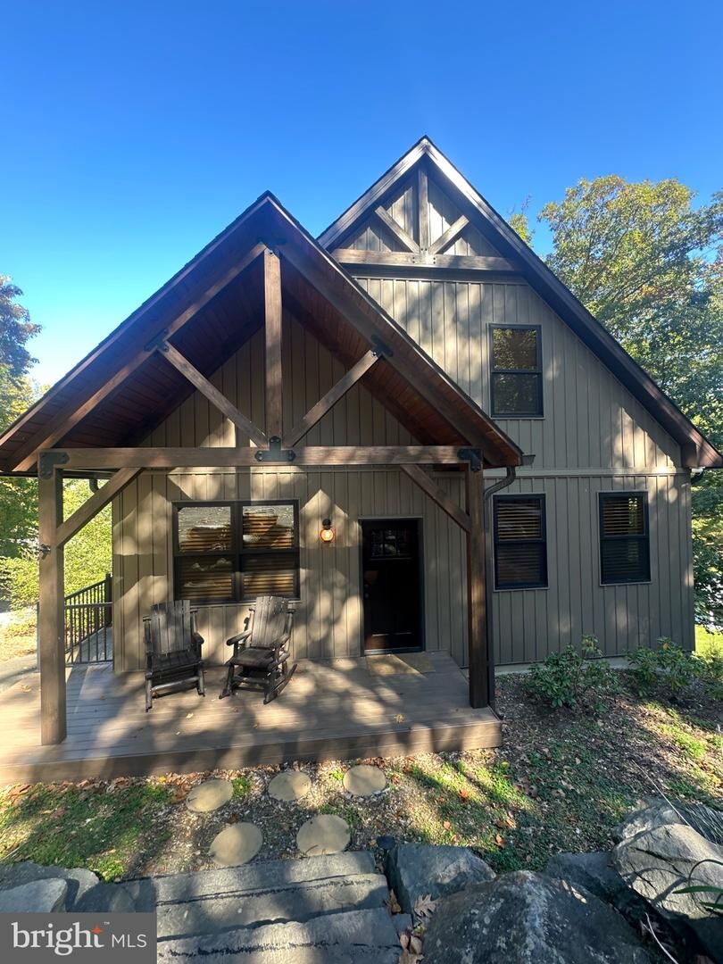 Property Photo:  811 Wynonah Drive  PA 17922 