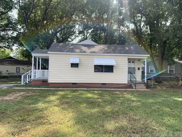 Property Photo:  125 Saunders Drive  AR 72117 