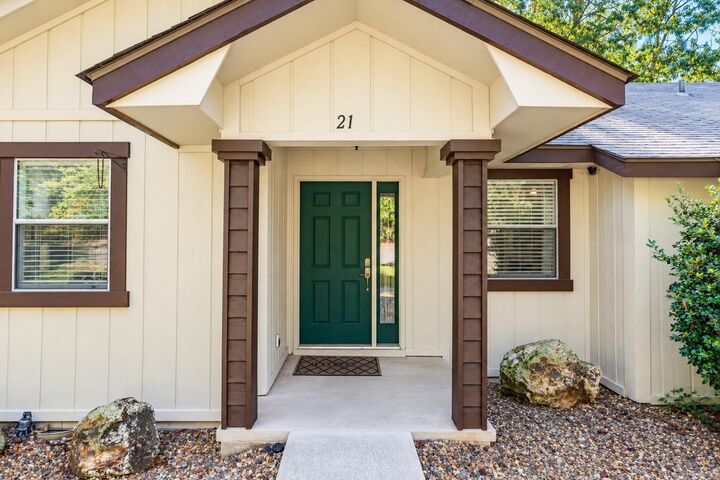 Property Photo:  21 Sandalo Lane  AR 71909 