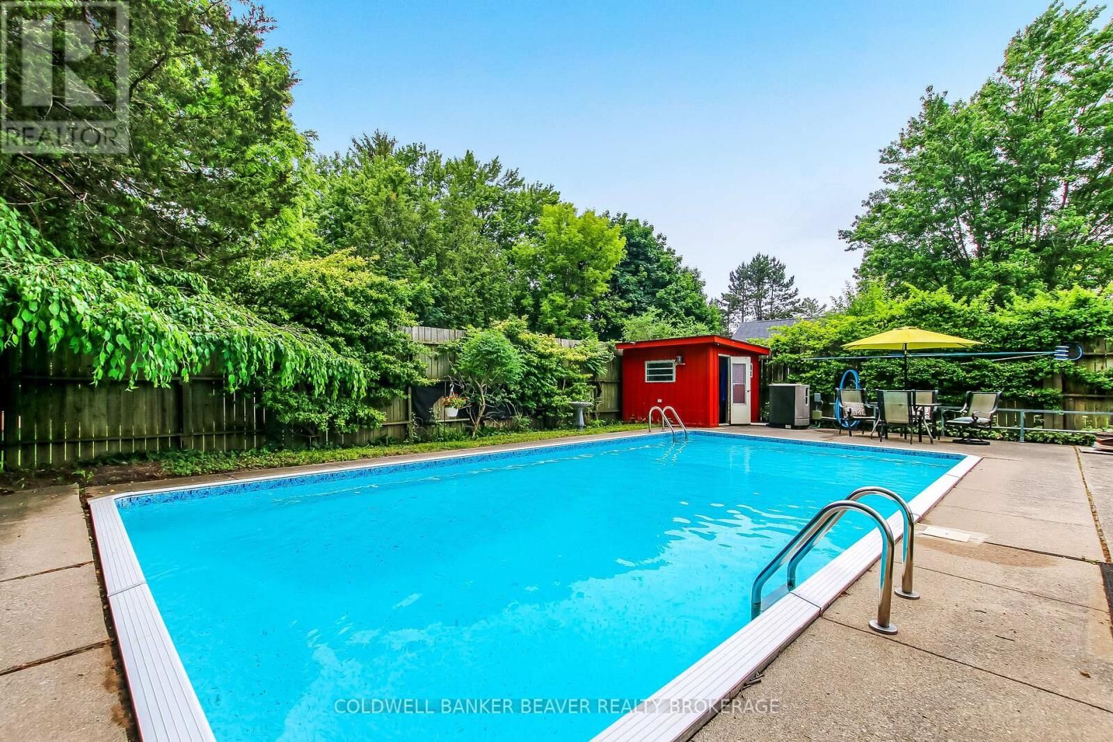 Property Photo:  39 South Edgeware Road  ON N5P 2H5 