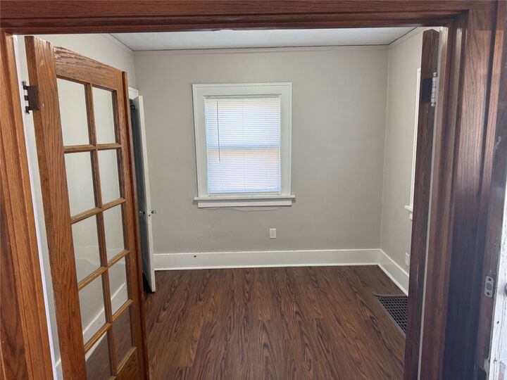 Property Photo: 318 Highland Drive NW IA 52405