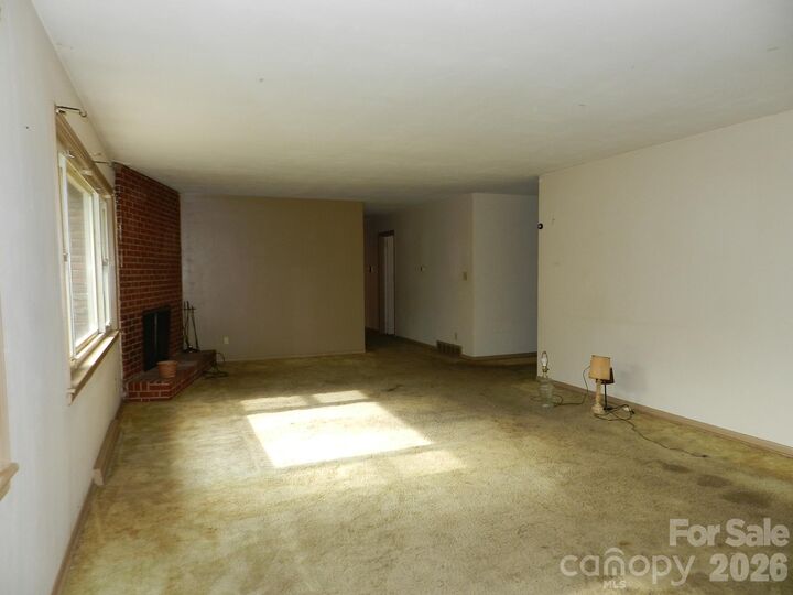 Property Photo:  25 Chateau Place  NC 28805 