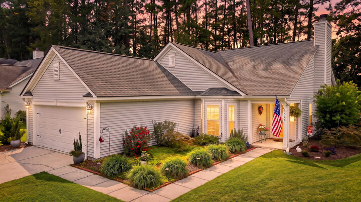 Property Photo: 526 Pointe Of Oaks Road SC 29485
