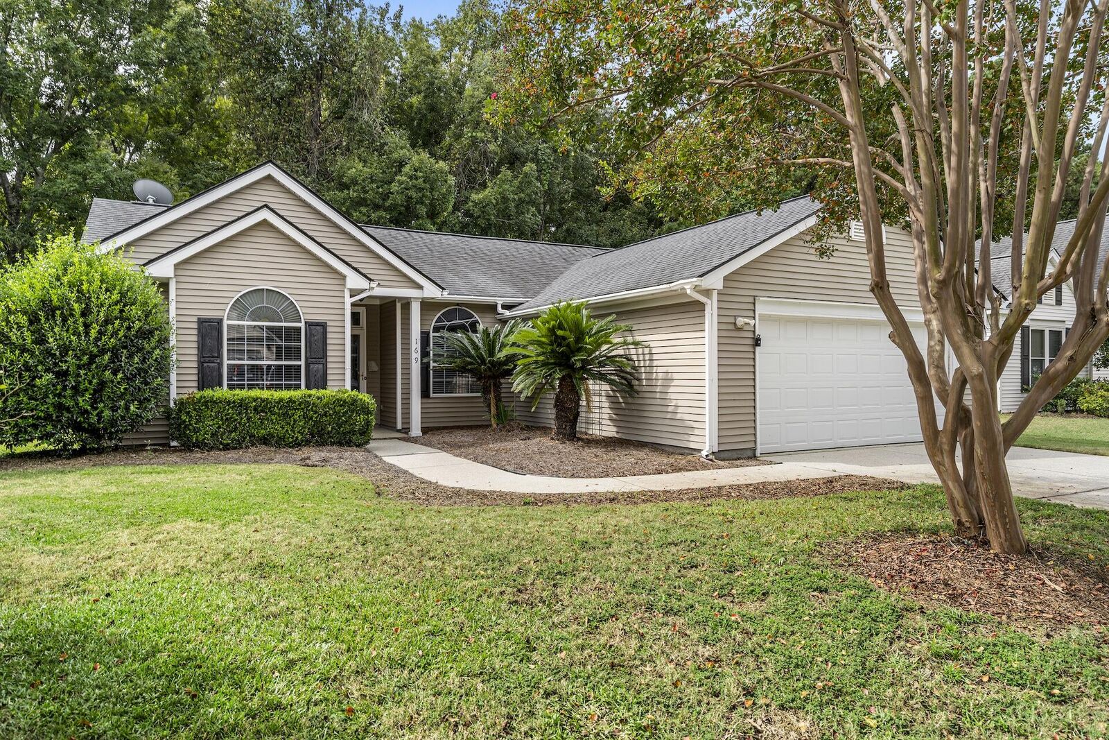 Property Photo:  169 Historic Drive  SC 29464 