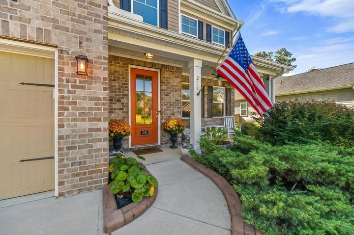 Property Photo: 206 Yeamans Way SC 29483