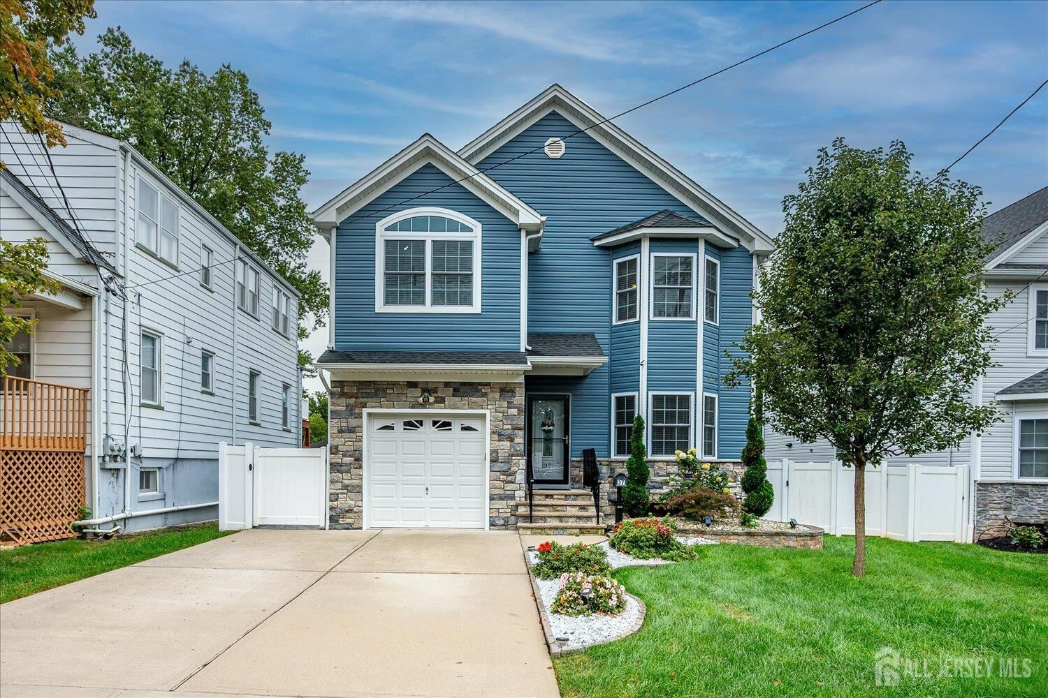 Property Photo:  37 Wildwood Avenue  NJ 08863 
