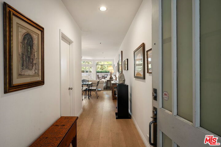 Property Photo:  2115 3rd St, Unit 102  CA 90405 