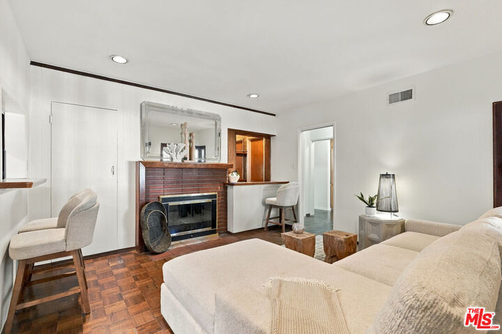 Property Photo:  5525 Saloma Ave  CA 91411 