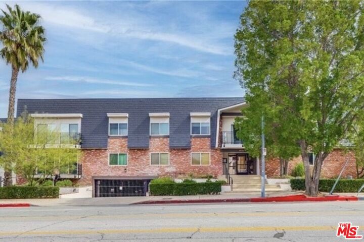 Property Photo: 5252 Coldwater Canyon Ave, Unit 207 CA 91401