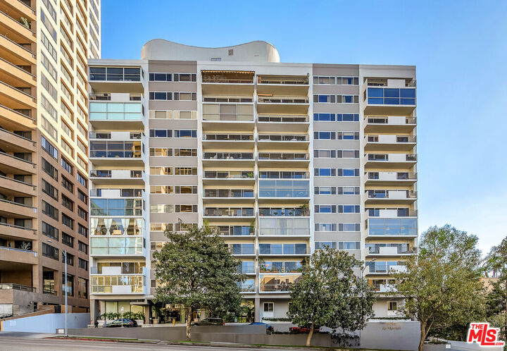 Property Photo:  10450 Wilshire Blvd, Unit 4F  CA 90024 