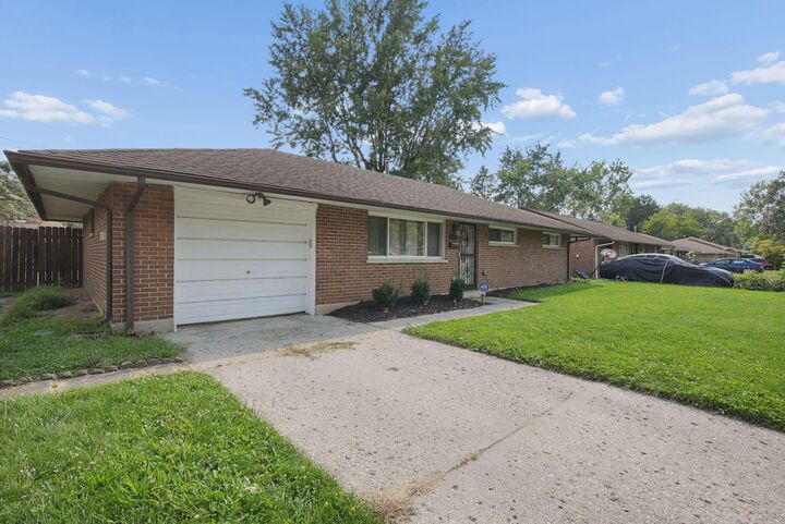 Property Photo: 3513 Roswell Drive OH 43227