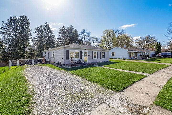 Property Photo:  640 N Shoshone Drive  OH 43130 