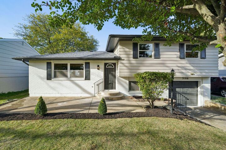 Property Photo: 3186 Valleywood Drive OH 43223