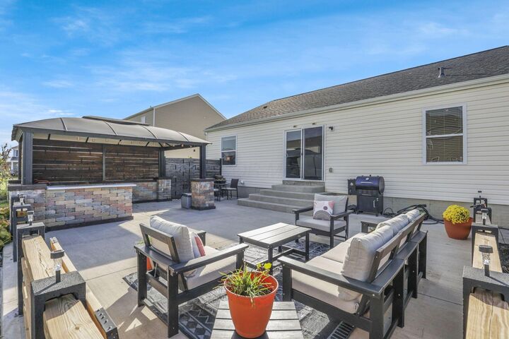 Property Photo:  1524 Mary Lou Drive  OH 43062 