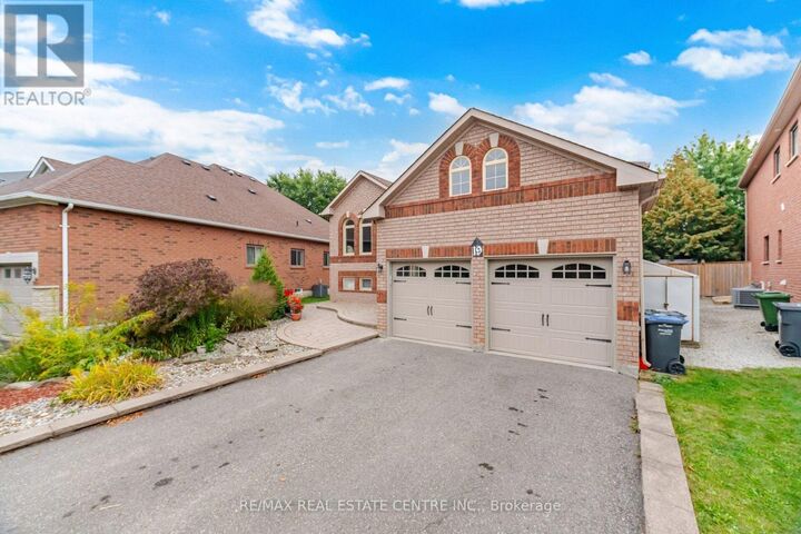Property Photo: 19 Amberdale Court ON L7C 1C4