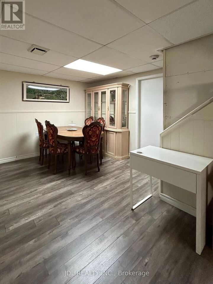 Property Photo:  3 Butterfield Dr Drive  ON M3A 2L9 