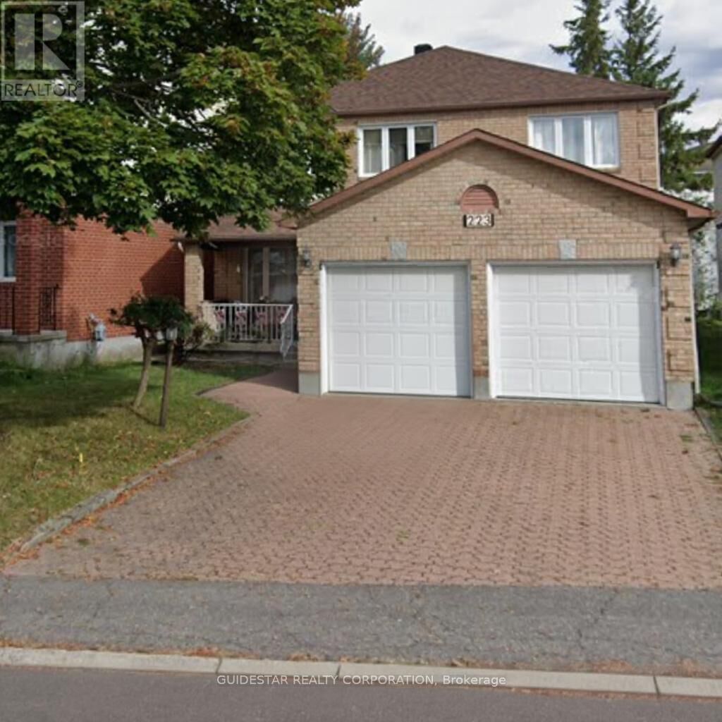 Property Photo:  223 Twyford Street B  ON K1V 0V9 