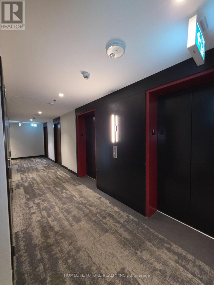 Property Photo:  15 Baseball Place 724  ON M4M 0E6 