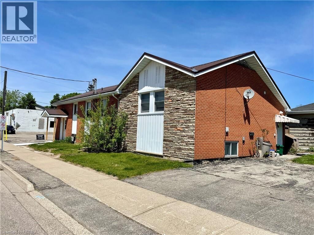 Property Photo: 57 Leonard Street 3 ON N3T 4Z6