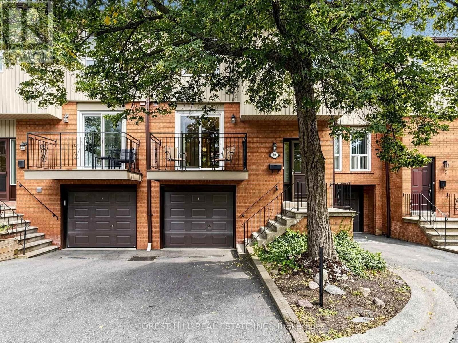 Property Photo: 725 Vermouth Avenue 10 ON L5A 3X5