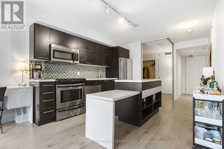 Property Photo: 21 Nelson Street 430 ON M5V 3H9