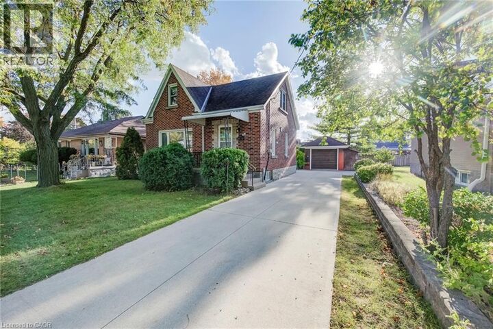 Property Photo:  11 Crestwood Avenue  ON N2H 4K6 