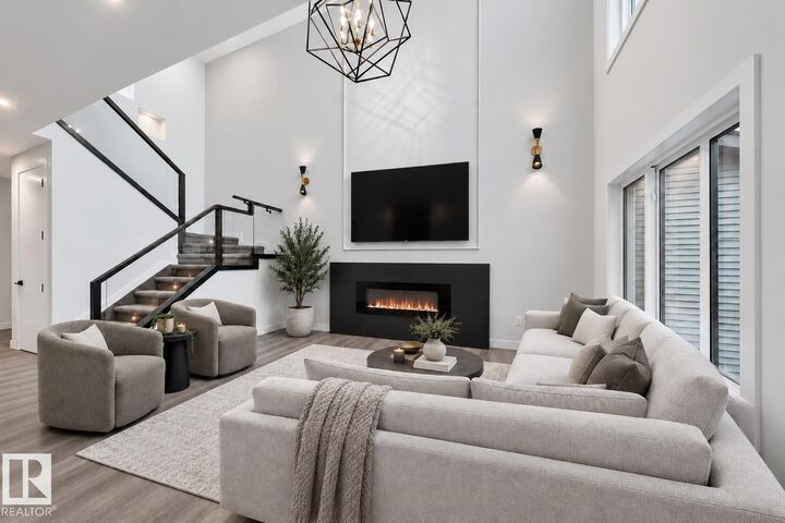 Property Photo:  115 28 St SW SW  AB T6X 1A7 