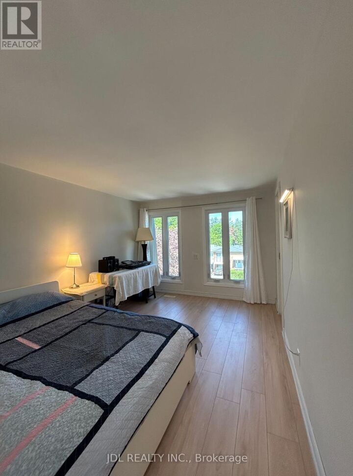 Property Photo: 80 Mosedale Cres Crescent ON M2H 2L7