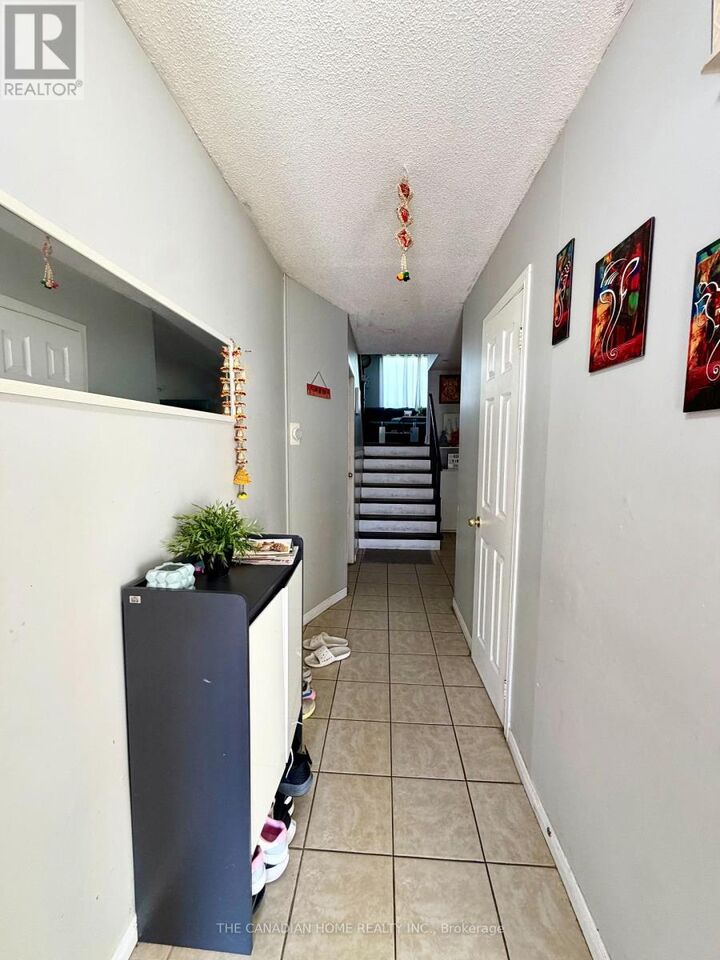 Property Photo:  15 Hinchley Wood Grove  ON L6V 3M4 