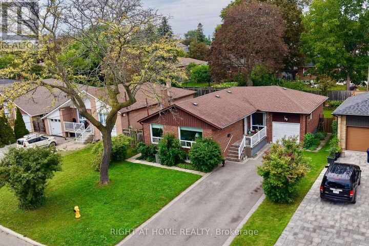 Property Photo:  202 Waterloo Avenue  ON M3H 3Z2 