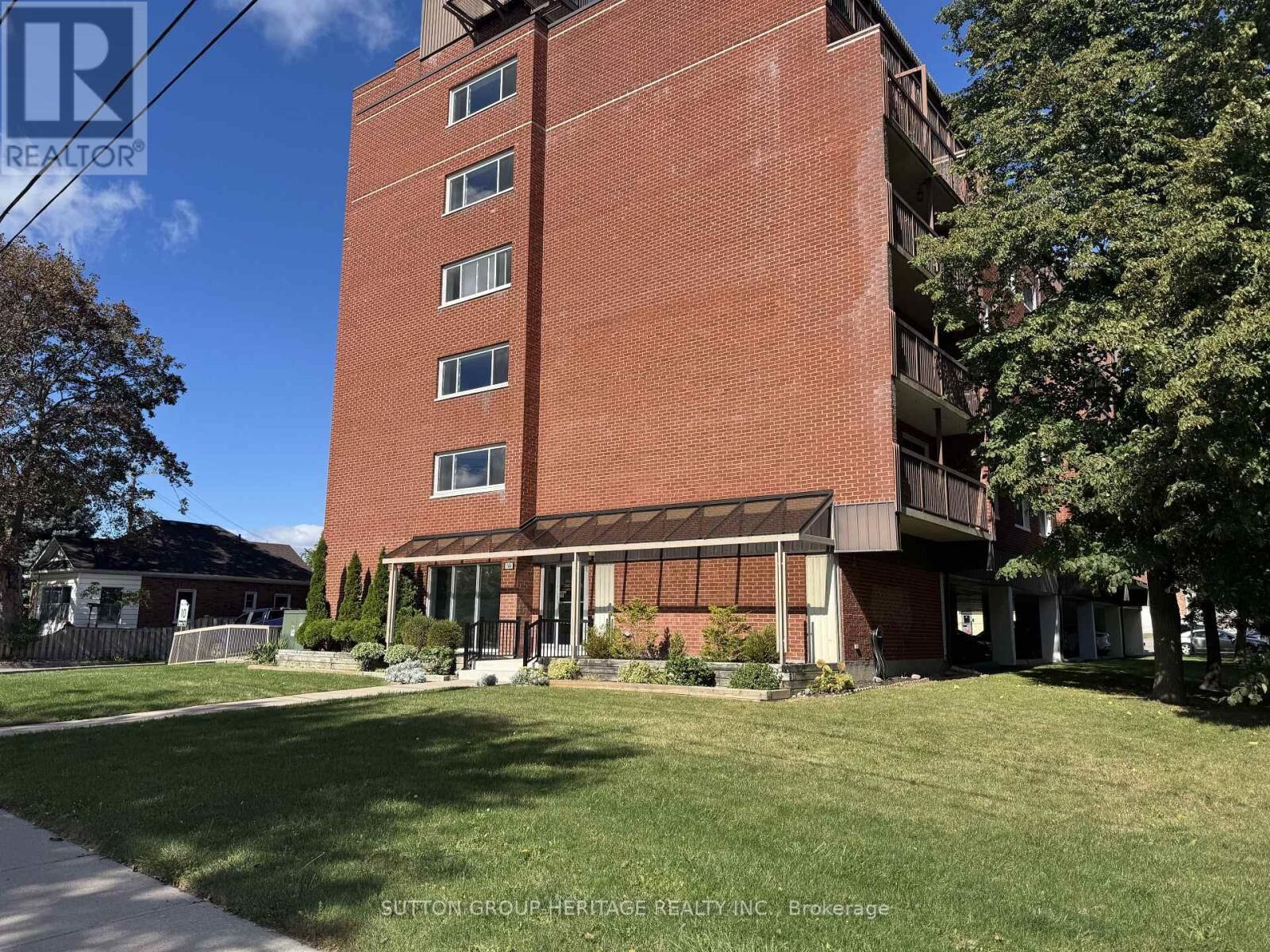 Property Photo: 144 Queen Street West 403 ON L1C 1M9