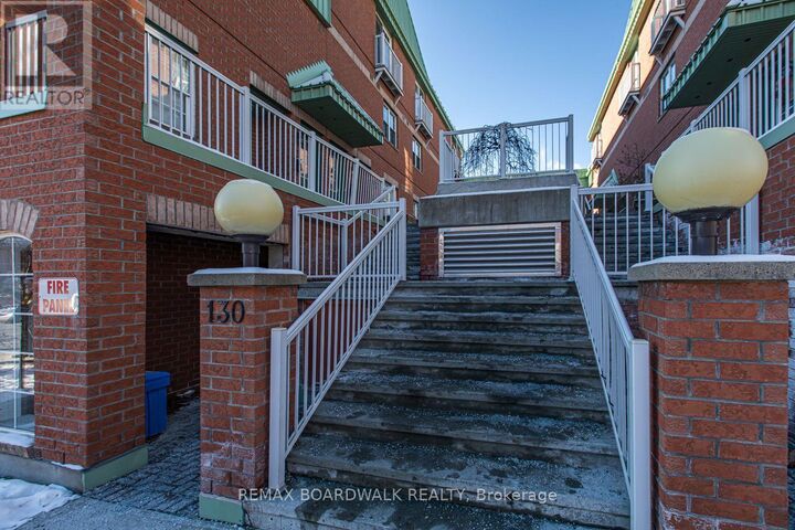 Property Photo:  130 Rochester Street 6  ON K1R 0A3 