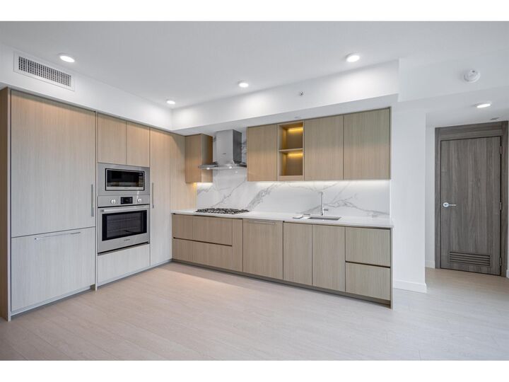 Property Photo: 13768 100 Avenue 909 BC V3T 0V2