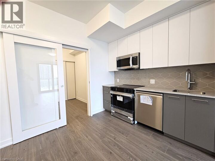 Property Photo: 30 Francis Street South 2312 ON N2G 0B5
