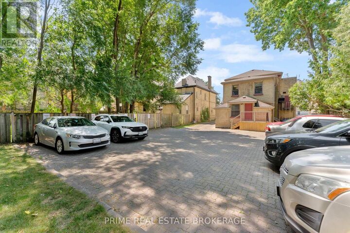 Property Photo:  580 Waterloo Street B02  ON N6B 2P9 