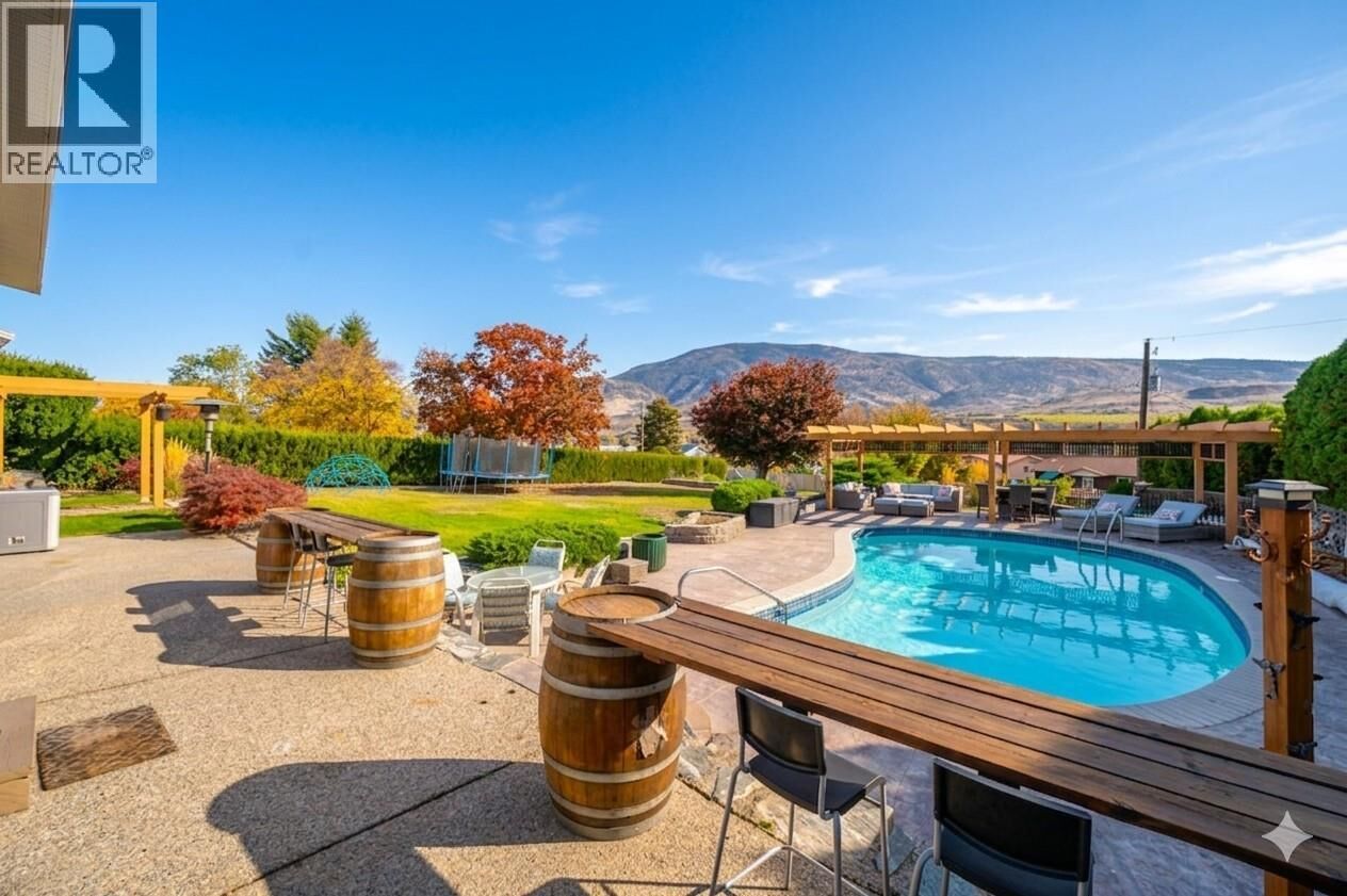 Property Photo:  6521 Bellevue Drive  BC V0H 1T4 