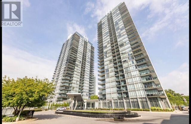 Property Photo:  90 Park Lawn Road 2001  ON M8Y 0B6 