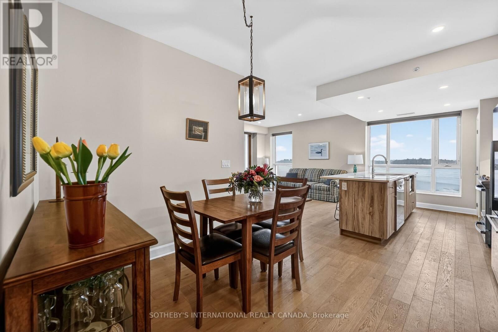 Property Photo: 129A South Street 406 ON K7G 0A9