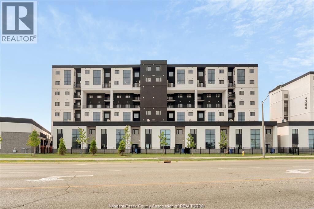 Property Photo:  4400 Laurier 527  ON N9H 0R1 