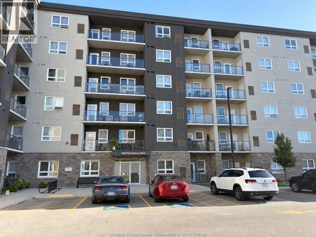 Property Photo:  550 Park Avenue West 418  ON N7M 0T6 